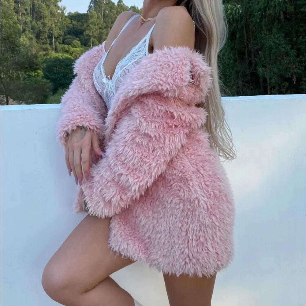 Pink vegan fur coat - Picture 6 of 10